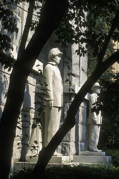 Camp Randall Arch Statue